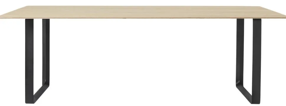70/70 Table