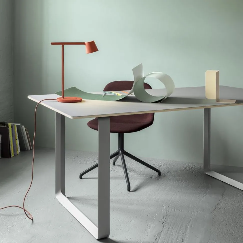 70/70 Table