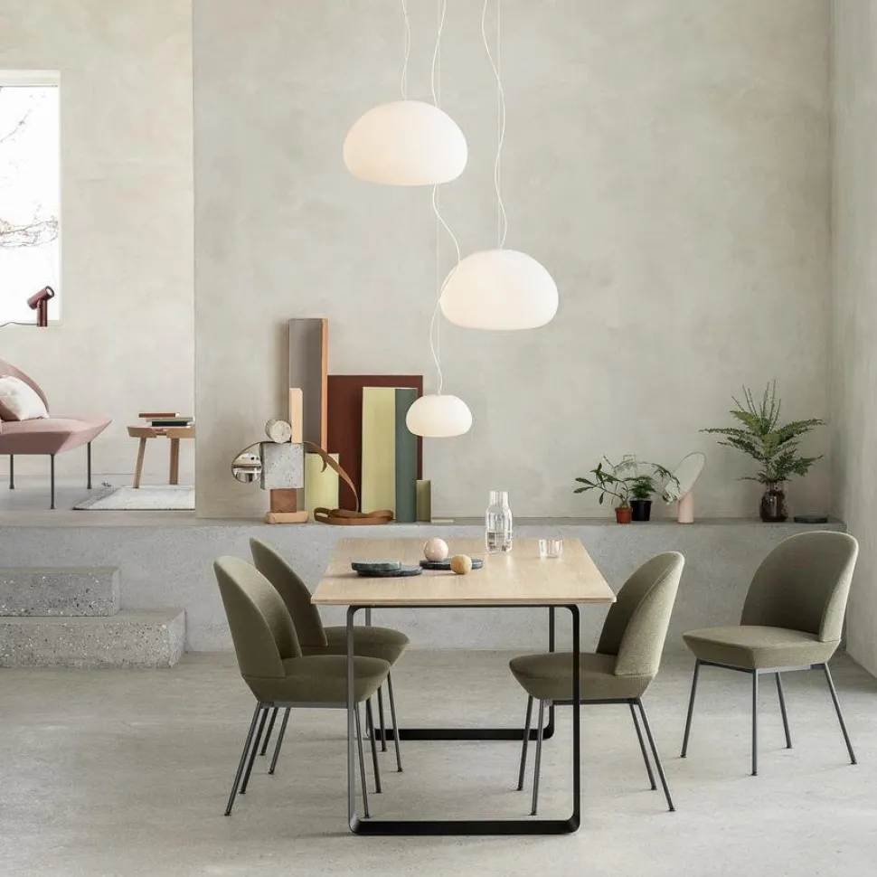 70/70 Table