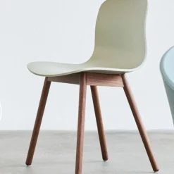 About A Chair AAC 12