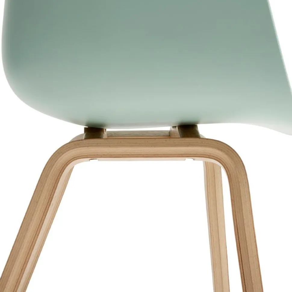 About A Chair AAC 22