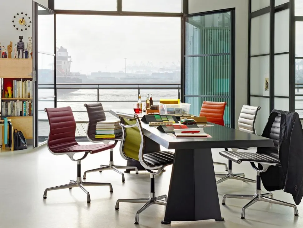 Aluminium Chair EA 101