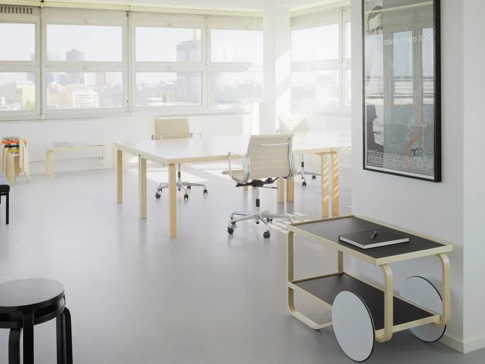 Aluminium Chair EA 117