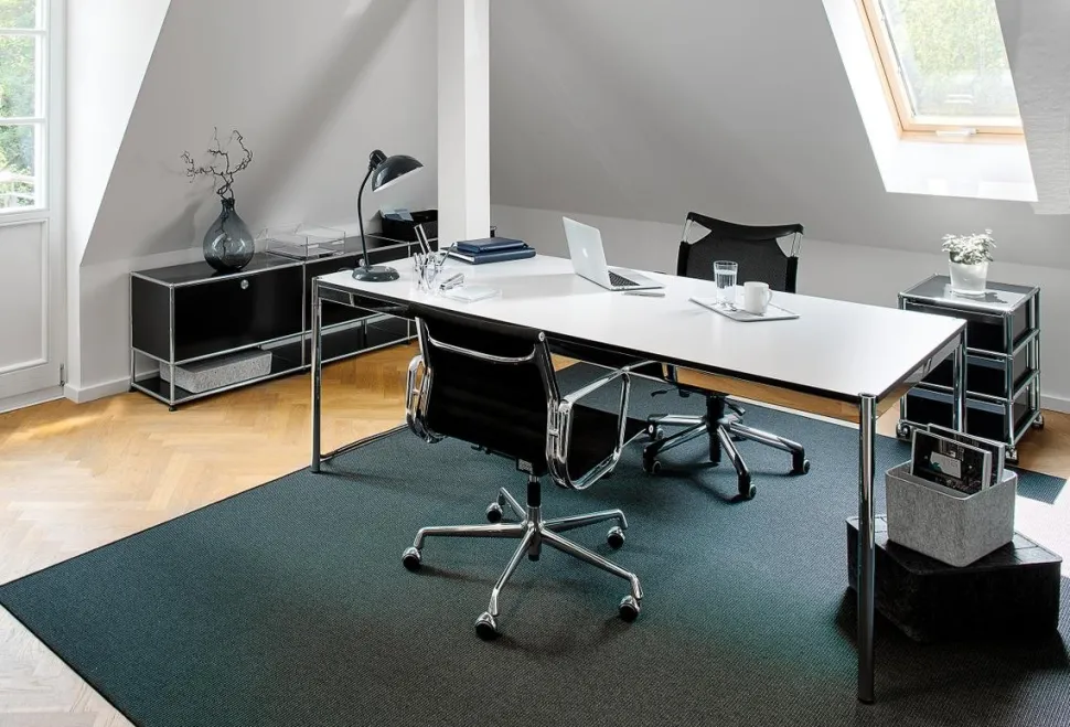 Aluminium Chair EA 117