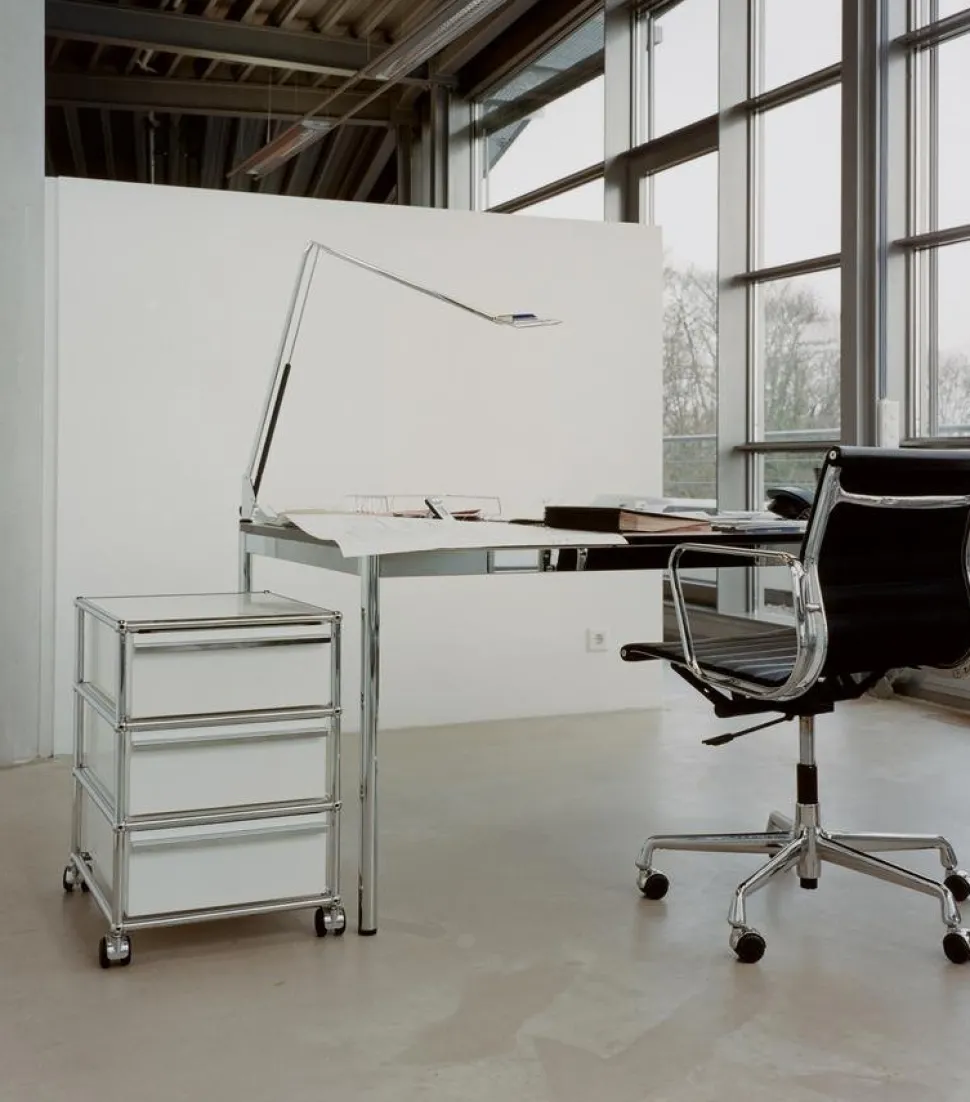 Aluminium Chair EA 117