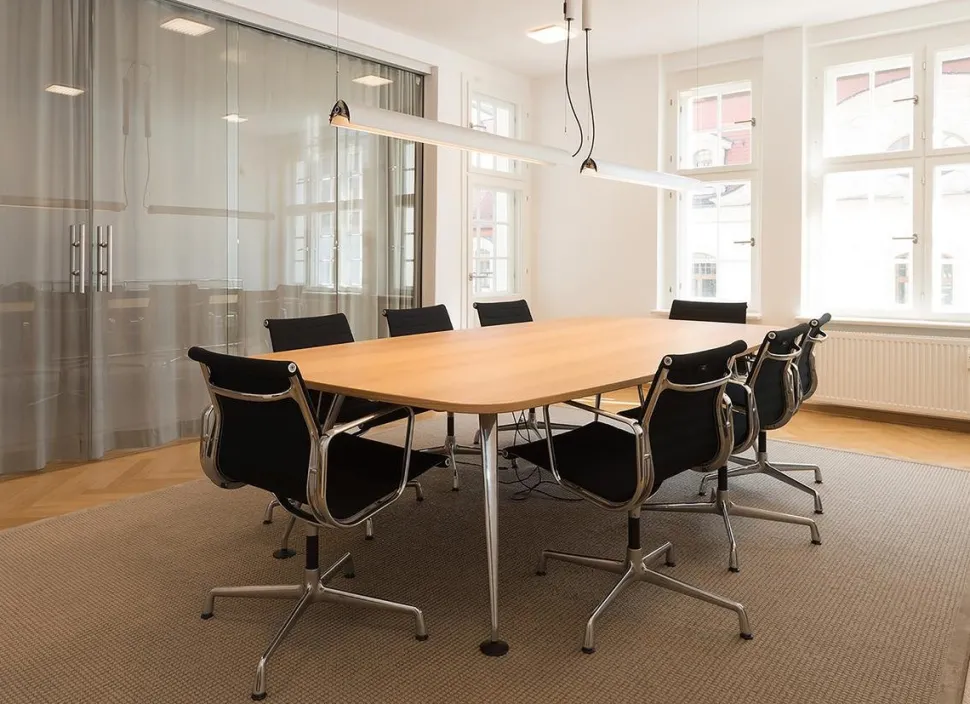 Aluminium Chair EA 107 / EA 108