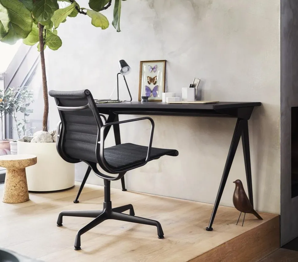 Aluminium Chair EA 107 / EA 108