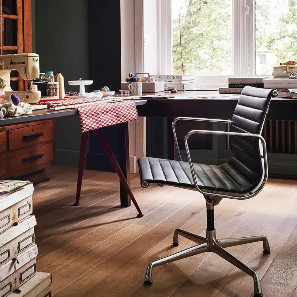 Aluminium Chair EA 107 / EA 108