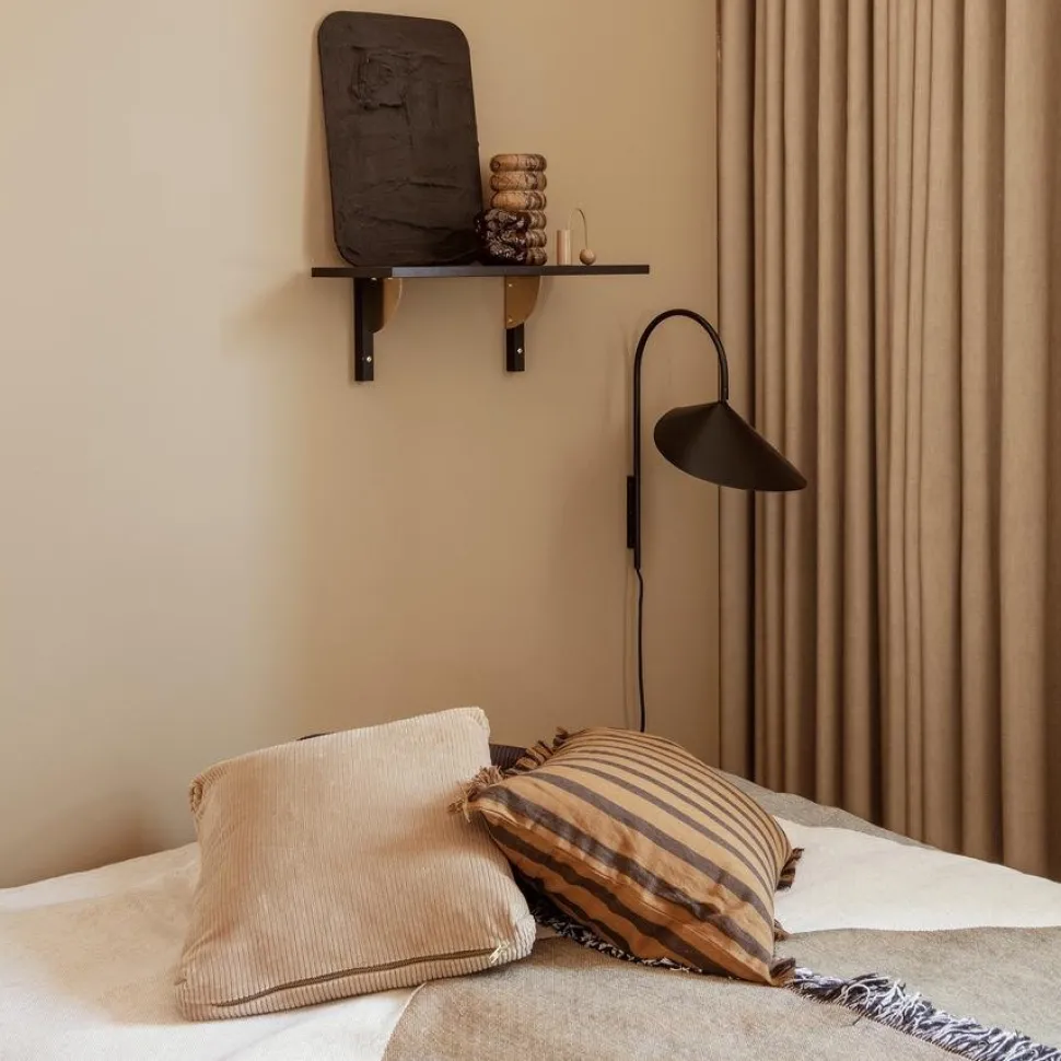 Arum Wall Lamp