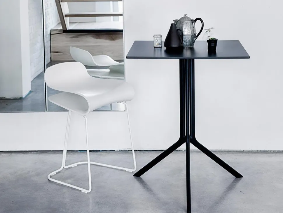 BCN Hocker