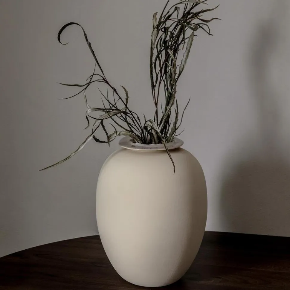 Brim Vase