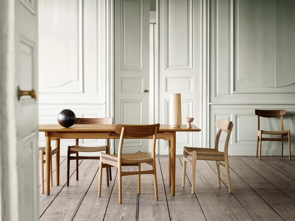 CH23 Dining Chair