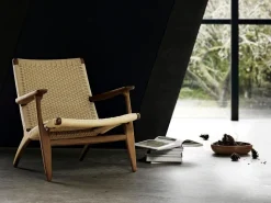CH25 Lounge Chair
