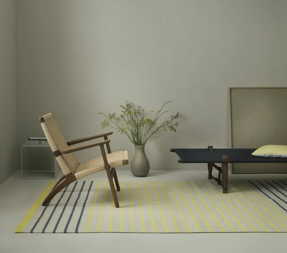 CH25 Lounge Chair