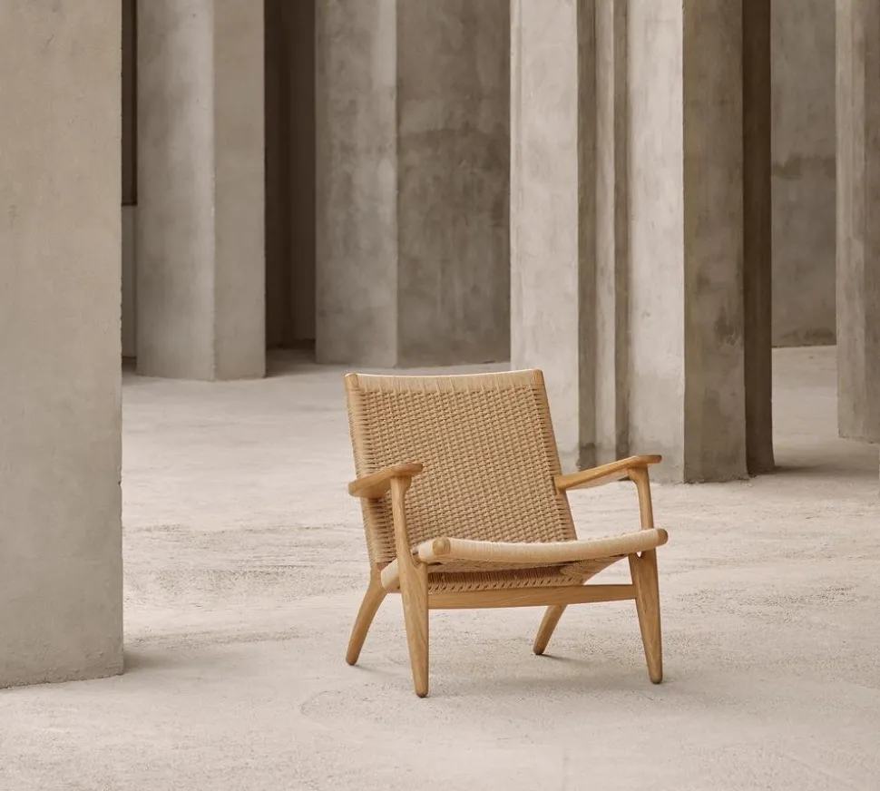 CH25 Lounge Chair
