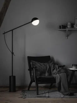 CH25 Lounge Chair