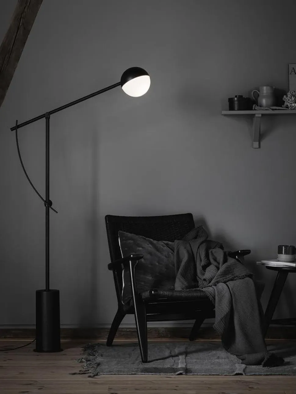 CH25 Lounge Chair