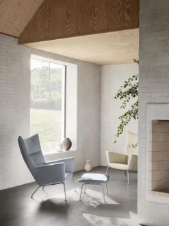 CH445 Wing Chair