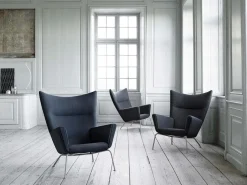 CH445 Wing Chair