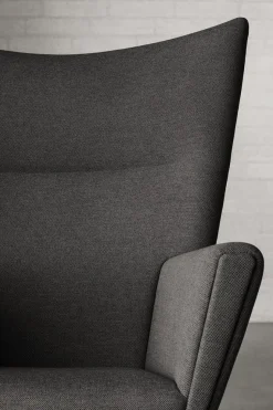CH445 Wing Chair