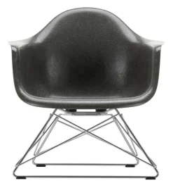 Eames Fiberglass Armchair LAR