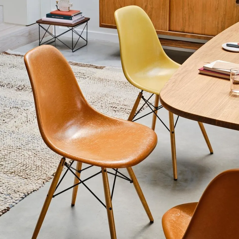 Eames Fiberglass Chair DSW