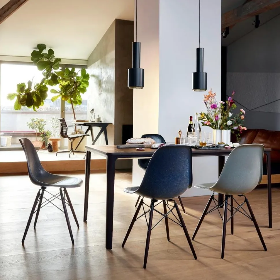 Eames Fiberglass Chair DSW