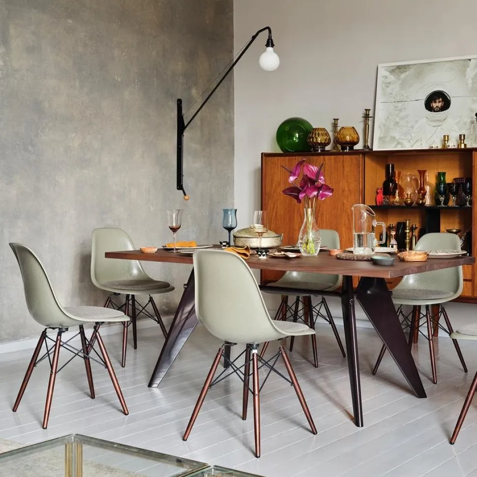 Eames Fiberglass Chair DSW