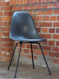 Eames Fiberglass Chair DSX