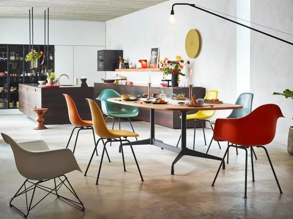 Eames Plastic Armchair RE DAX