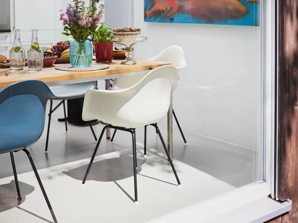 Eames Plastic Armchair RE DAX
