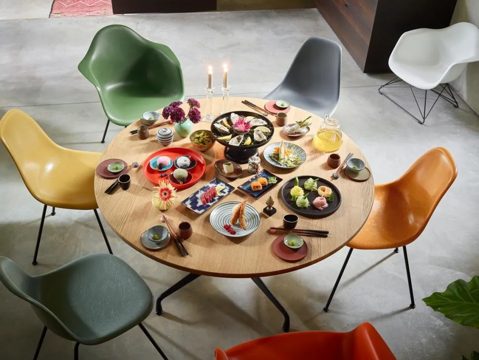 Eames Plastic Armchair RE DAX