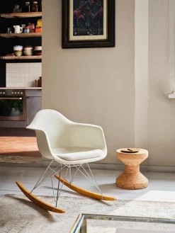 Eames Plastic Armchair RE RAR mit Polsterung
