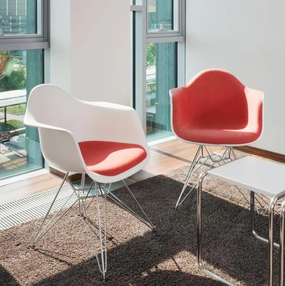 Eames Plastic Armchair RE DAR