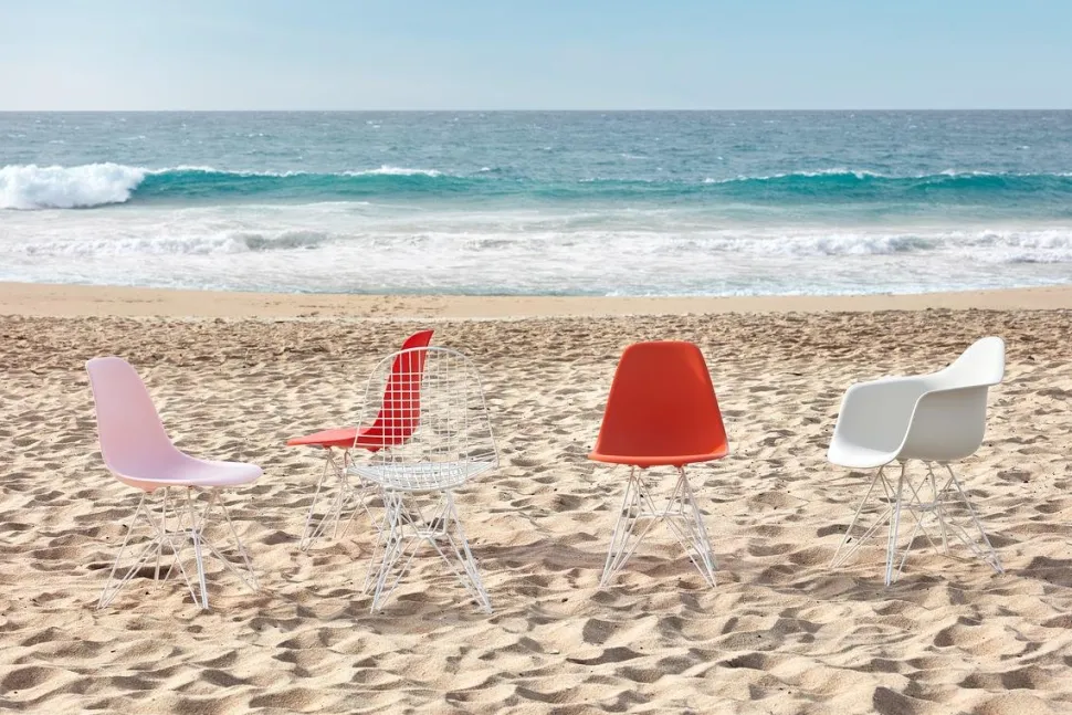 Eames Plastic Armchair RE DAR