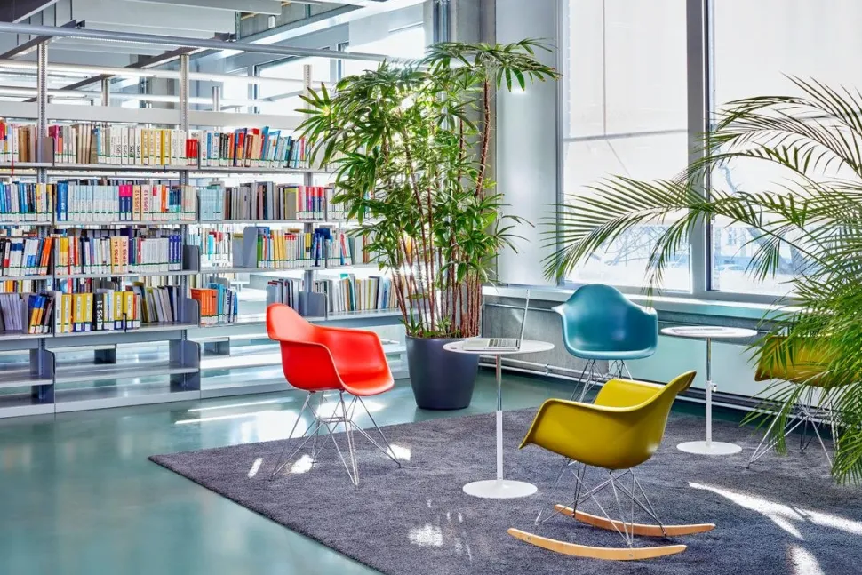 Eames Plastic Armchair RE DAR
