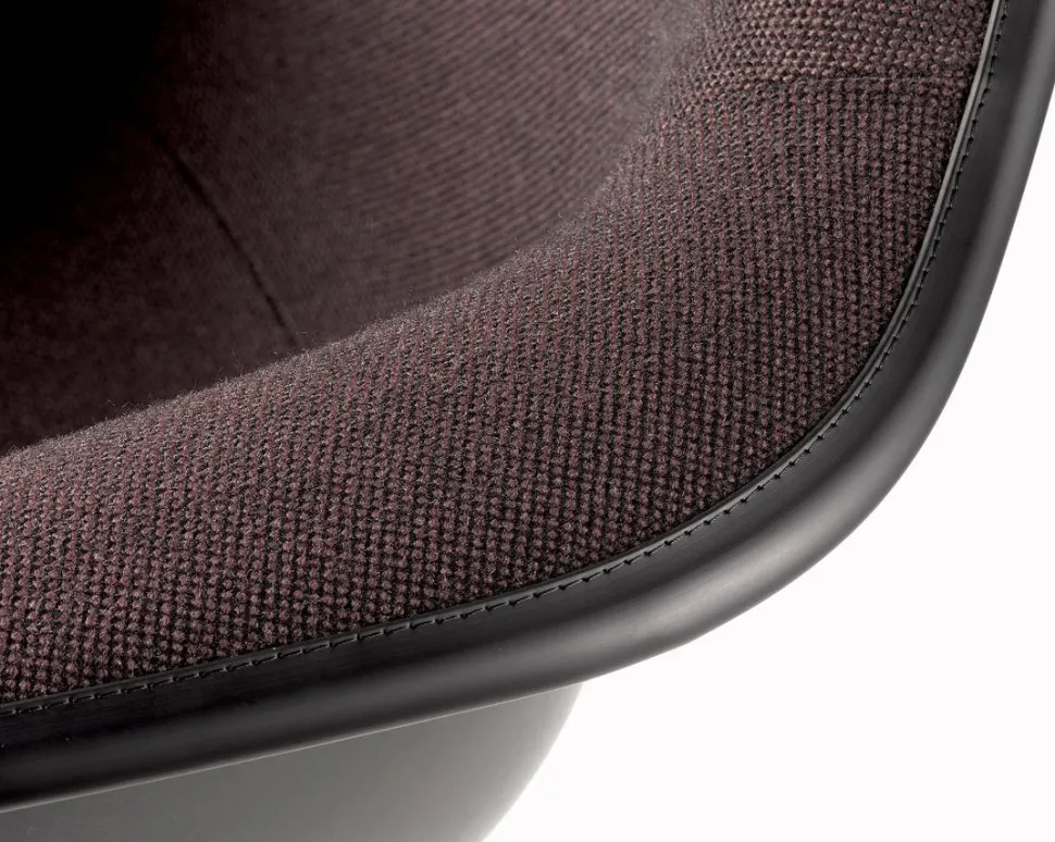 Eames Plastic Armchair RE DAR