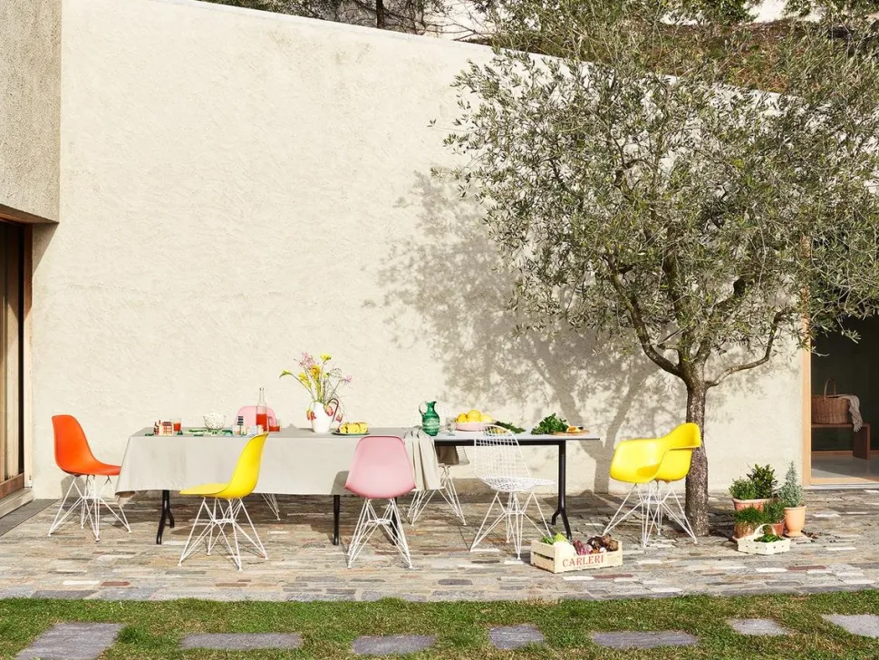 Eames Plastic Armchair RE DAR
