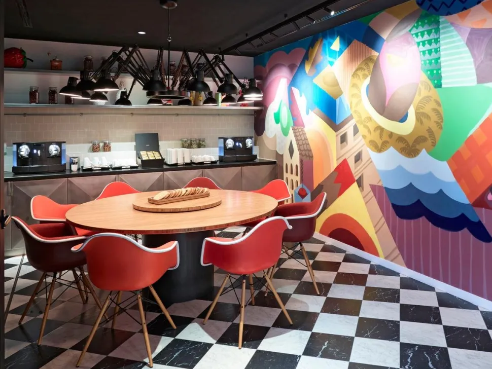 Eames Plastic Armchair RE DAW