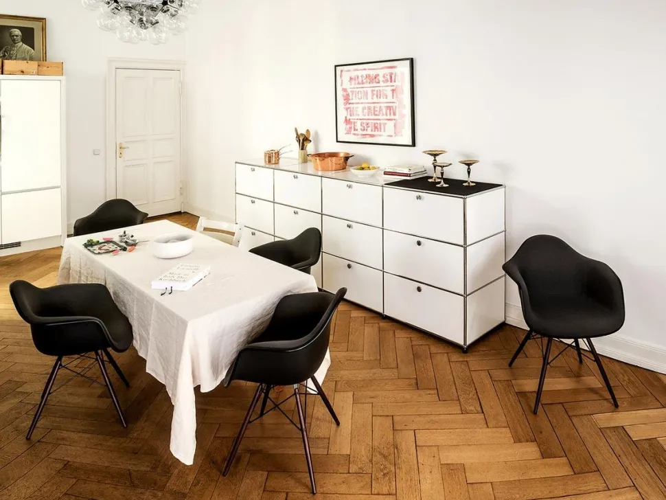 Eames Plastic Armchair RE DAW