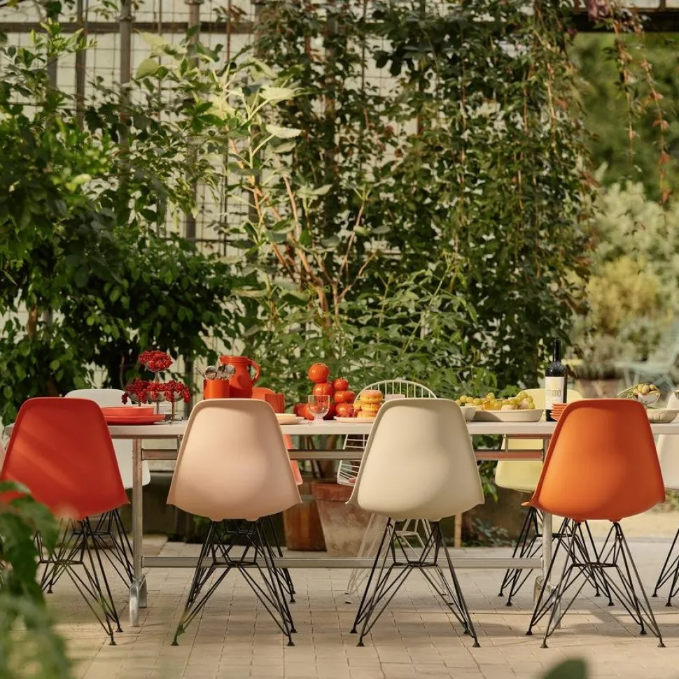 Eames Plastic Side Chair RE DSR