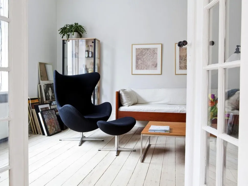 Egg Footstool