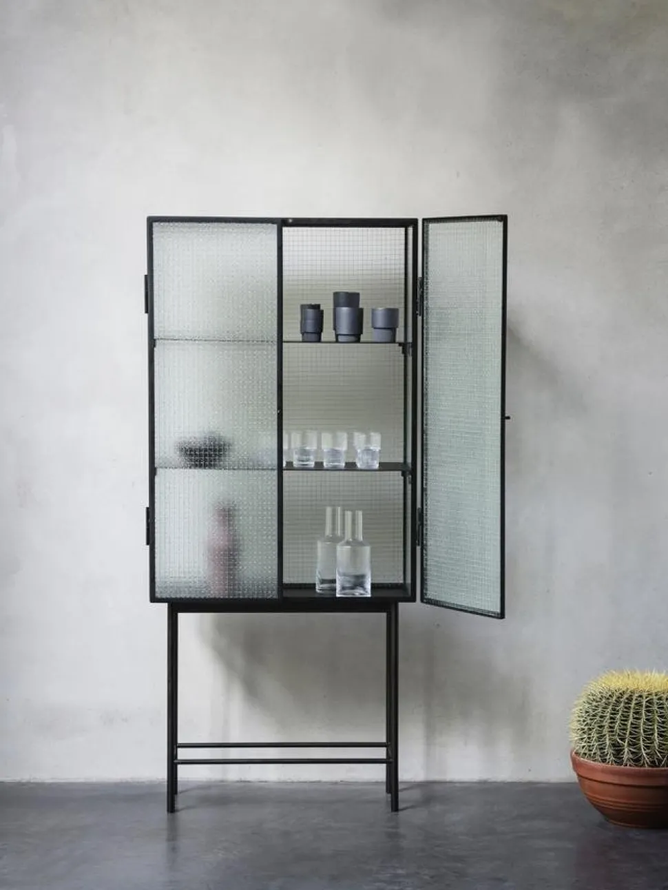 Haze Vitrine