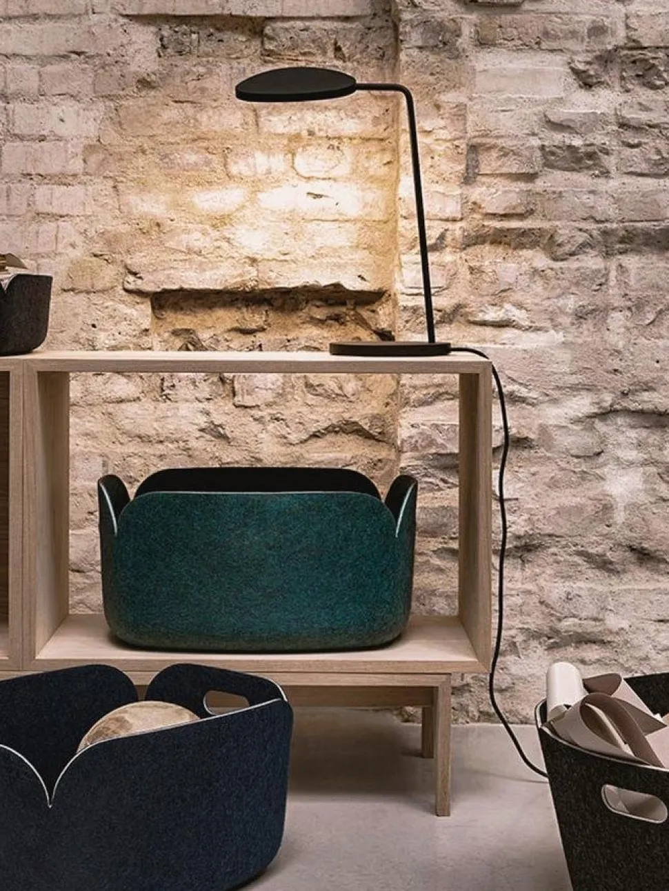Leaf Table Lamp