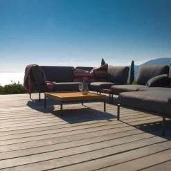 Level Lounge Tisch