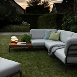 Level Lounge Tisch