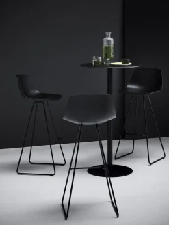 Miunn Barhocker mit Kufengestell