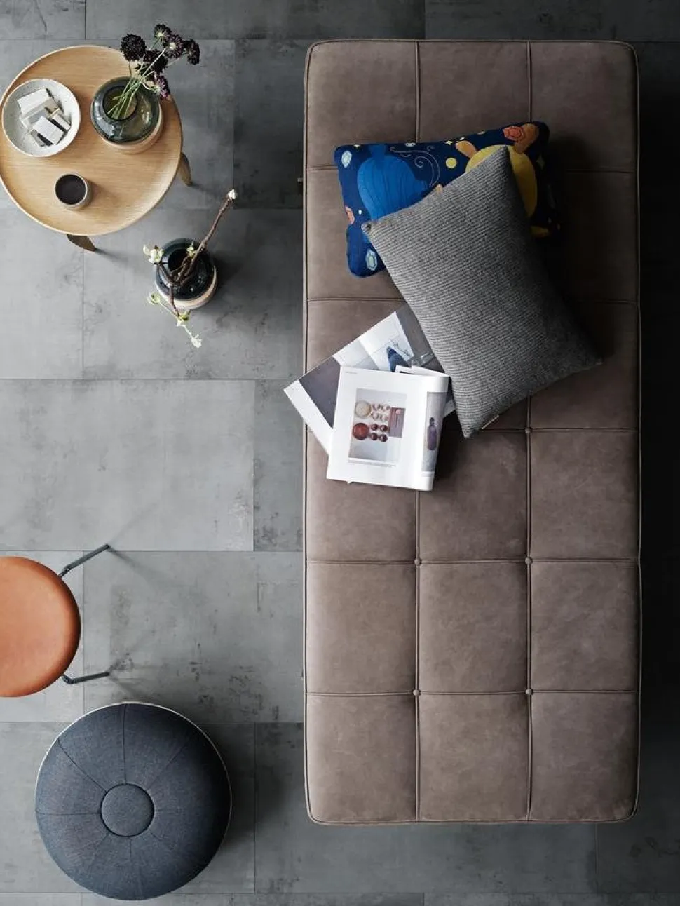 Objects Tray Table