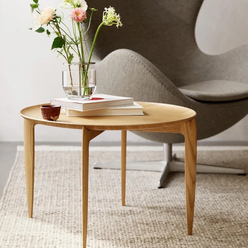 Objects Tray Table