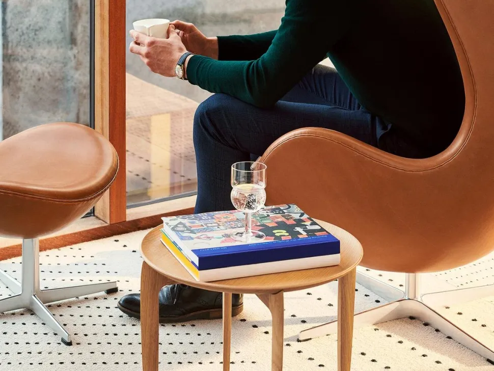 Objects Tray Table